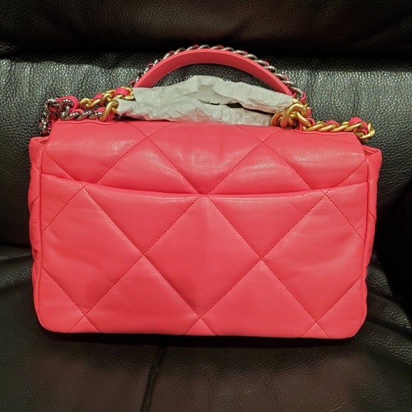 Chanel -- 19 Large Flap Bag - Picture 6 of 16